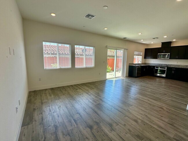 Foto del edificio - Luxurious 3 Bedroom 2.5 Bath in Hayward