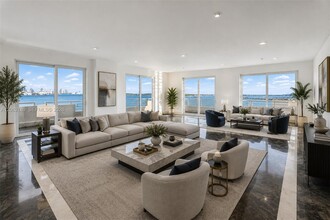 Building Photo - 1402 Brickell Bay Dr