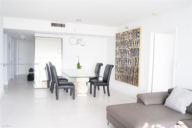 Foto del edificio - 2 br, 2 bath Condo - 20515 E Country Club ...