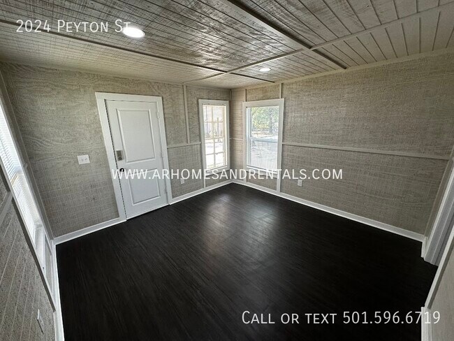 Building Photo - 2024 Peyton St | $695 | 1 bed, 1 full bath