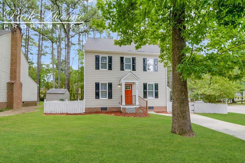 Foto principal - 7300 Bassett Hall Ct