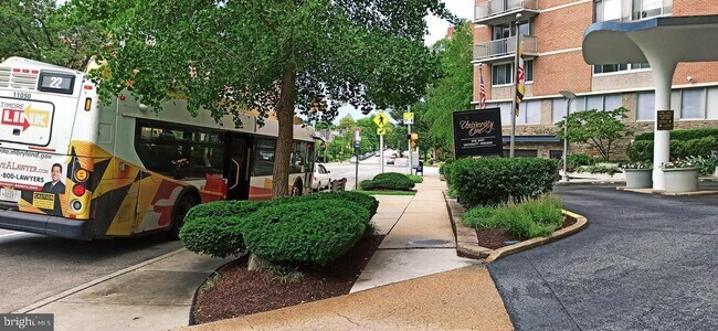 Foto del edificio - 1 E University Pkwy