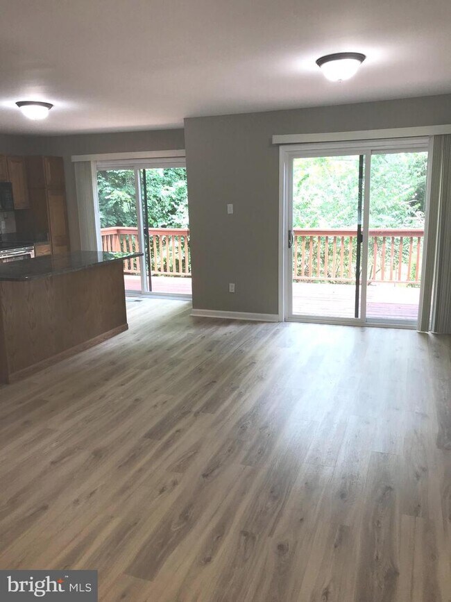 Building Photo - 62 Iroquois Ct