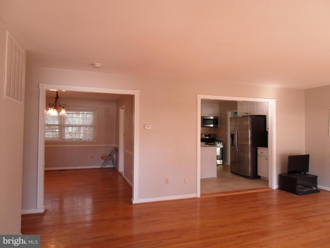 3114 Hayfield Dr, Ellicott City, MD 21042 House Rental in Ellicott City, MD