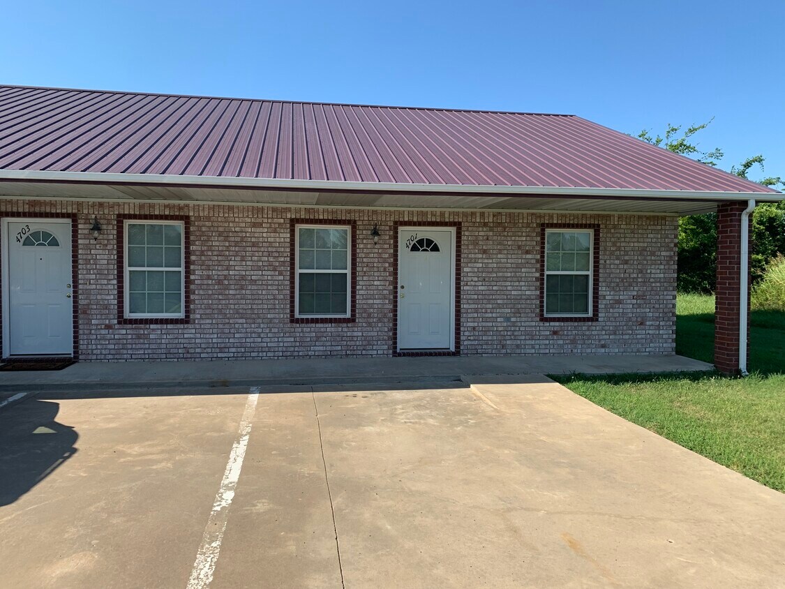 4711 S Hunt Loop Unit 4703, Muskogee, OK 74403 Apartments in Muskogee
