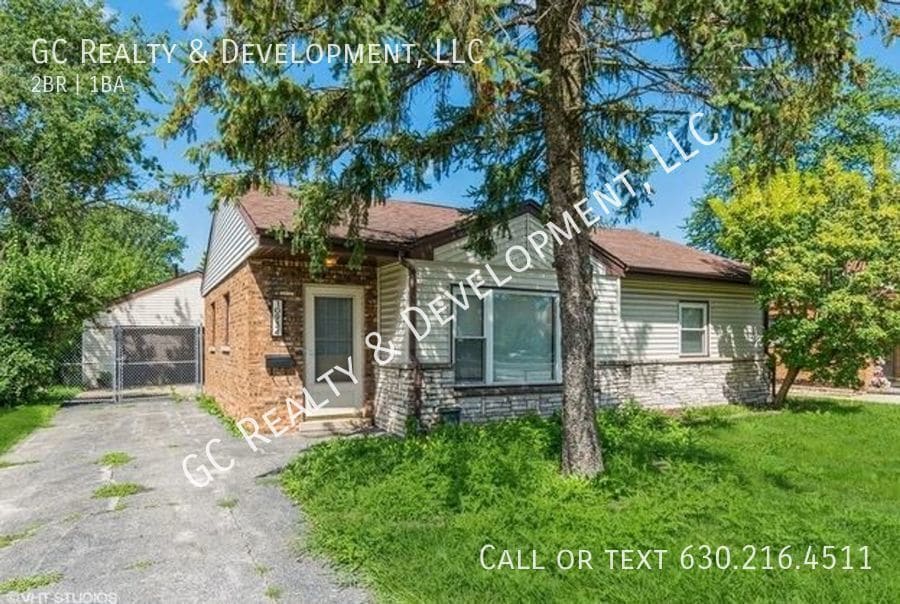 Primary Photo - *** SINGLE FAMILY BRICK RANCH / 2 BDRM / A...