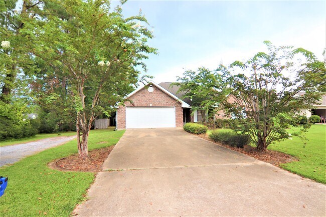 Building Photo - 160 Hunters Ct