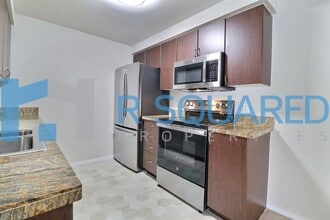 Building Photo - 916 3rd Ave