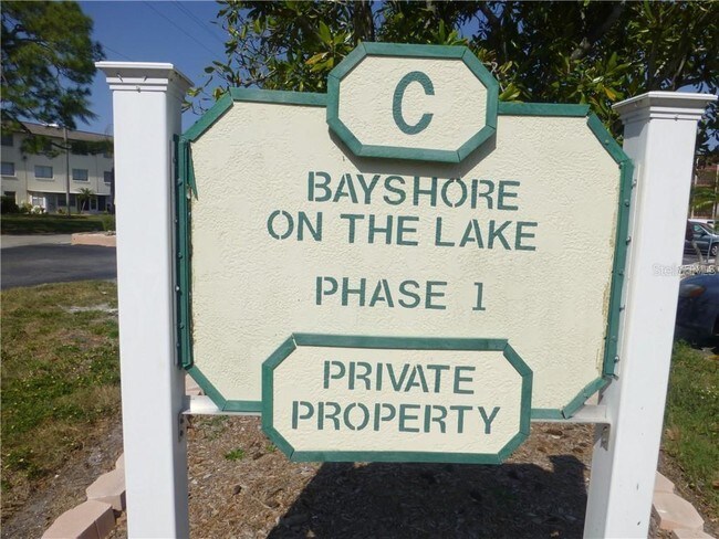 Building Photo - 4137 Lake Bayshore Dr