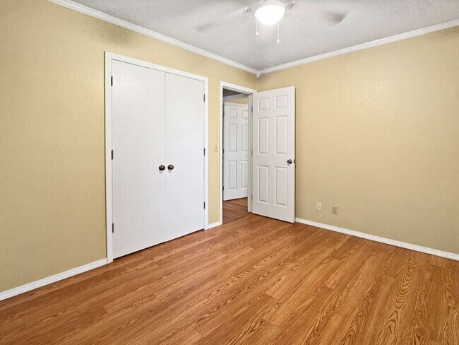 Foto del edificio - 8020 S 88th E Ave