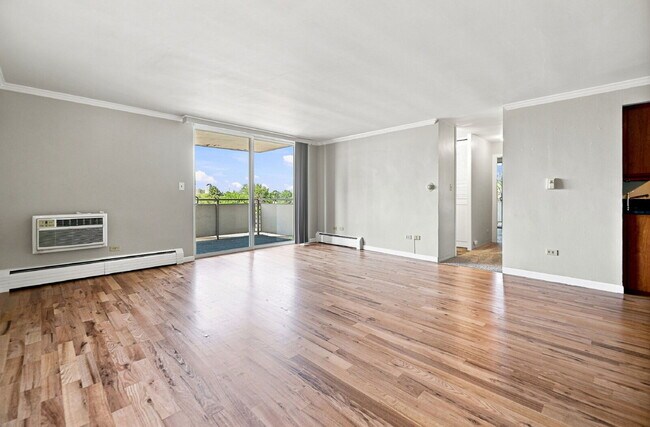Building Photo - $1,670.95 with $300 Off the first month's rent - 2 Beds, 1.5 Bath, Condo in Denver with Balcony!