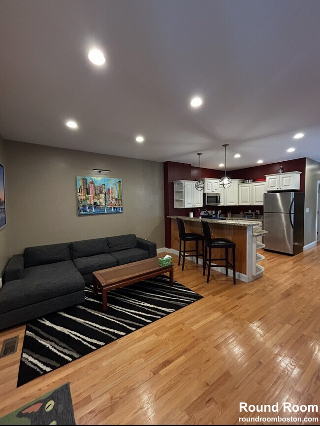 Foto del edificio - 127 Cottage St