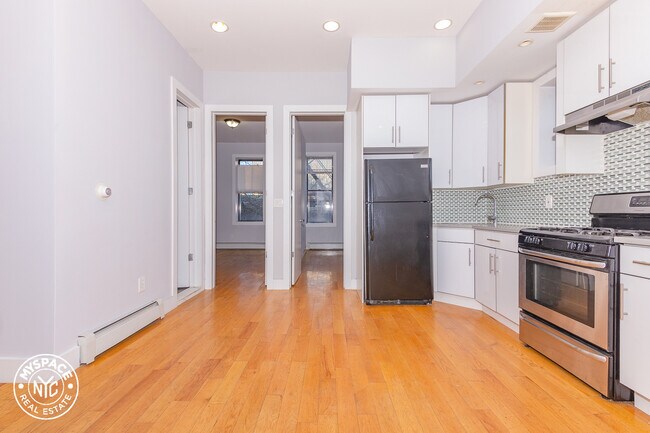 Building Photo - 365 Vernon Ave