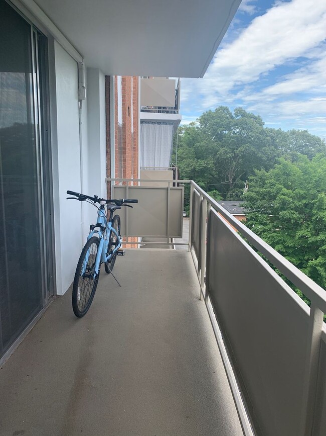 Building Photo - 1800 JPA - 6th Floor - High-Rise Renovated...