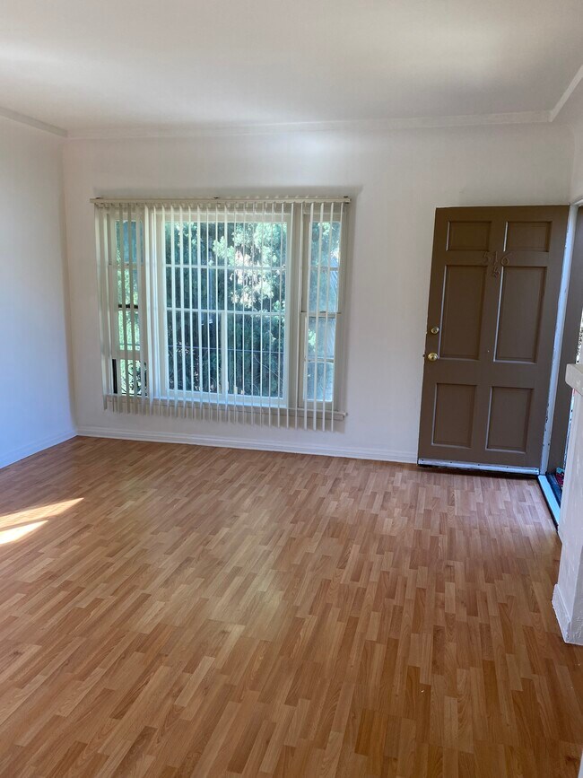 Front window - 516 N Heliotrope Dr