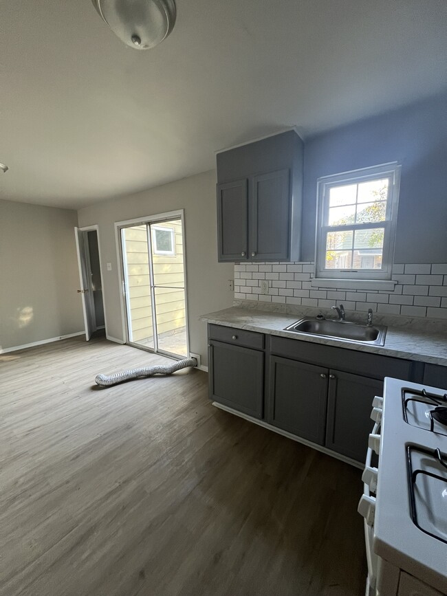 Building Photo - 1923 Repp Cir