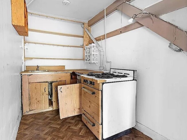 Building Photo - 155 Hicks St