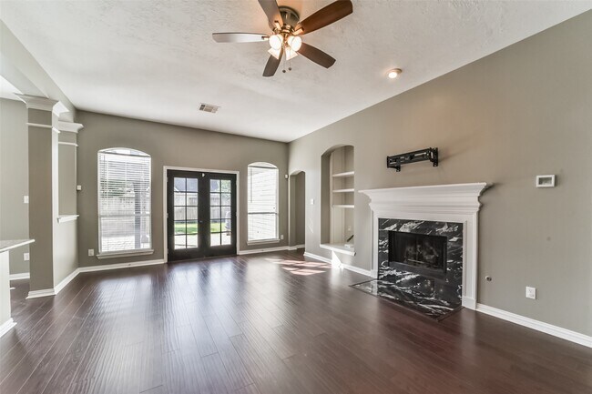 Foto del edificio - 4822 Big Cedar Cir