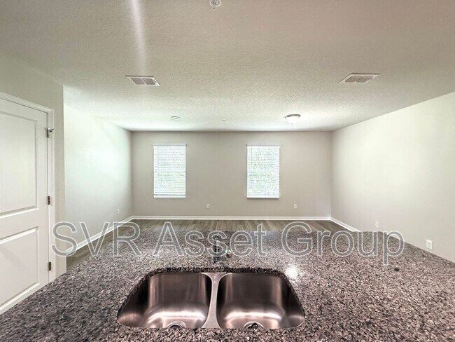 Building Photo - 6468 Sweetbay Ln