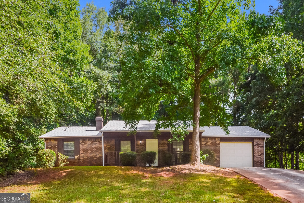 Primary Photo - 4585 Old Lake Dr