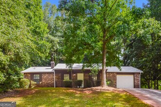 Building Photo - 4585 Old Lake Dr