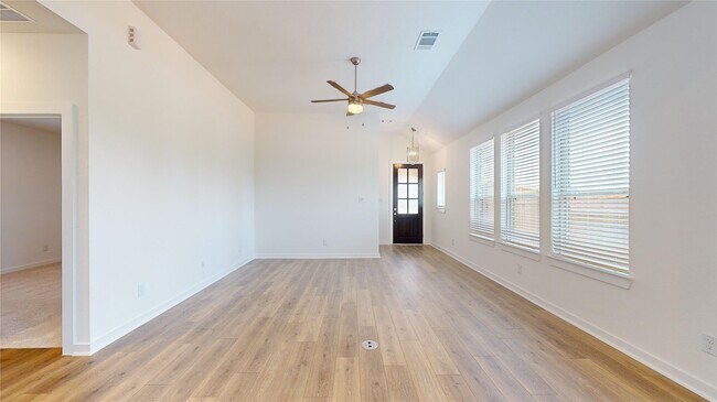 Foto del edificio - 570 Sand Branch Dr