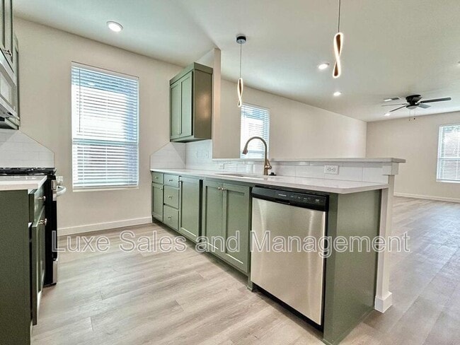 Building Photo - 16305 Villa Valeria Way