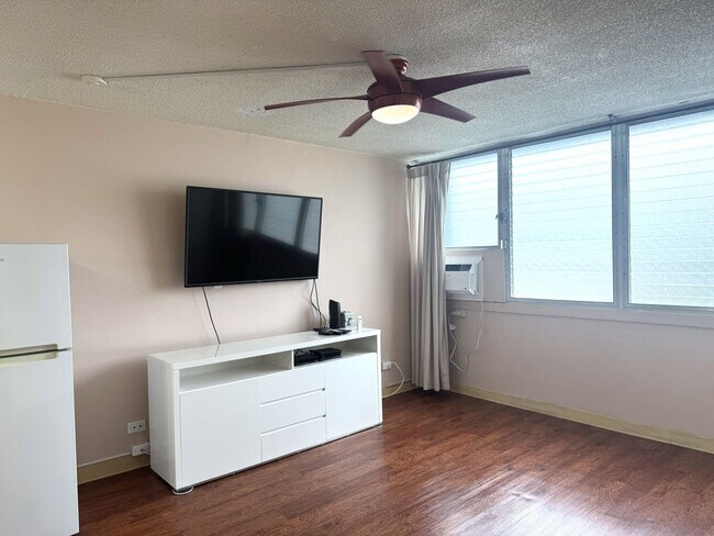 Foto del edificio - Rycroft Terrace - Upgraded Studio with Parking!