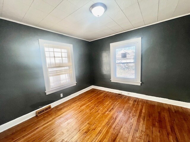 Foto del edificio - 2925 Bales Ave