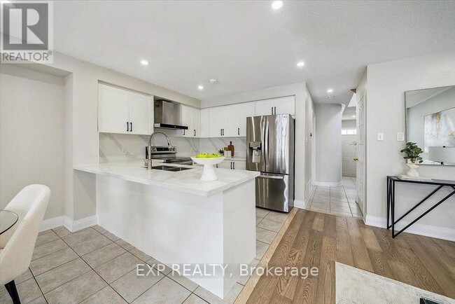 Building Photo - 14 Gateway Ct