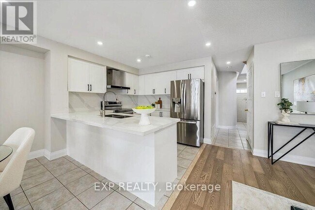 Photo du bâtiment - 14 Gateway Ct