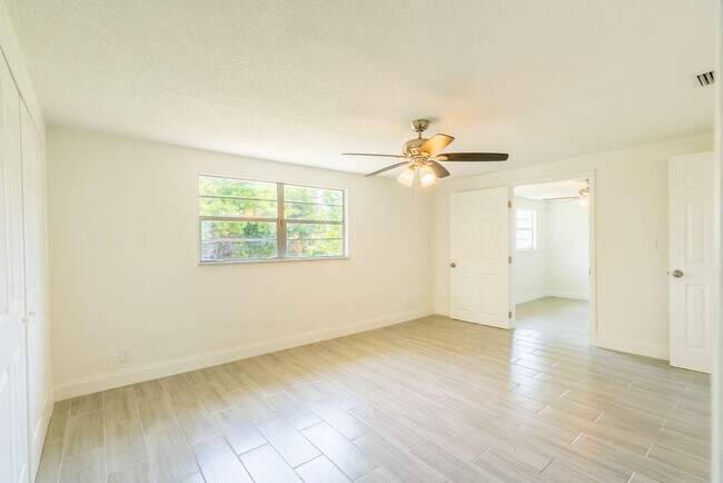 Foto del edificio - 700 NW 2nd Way
