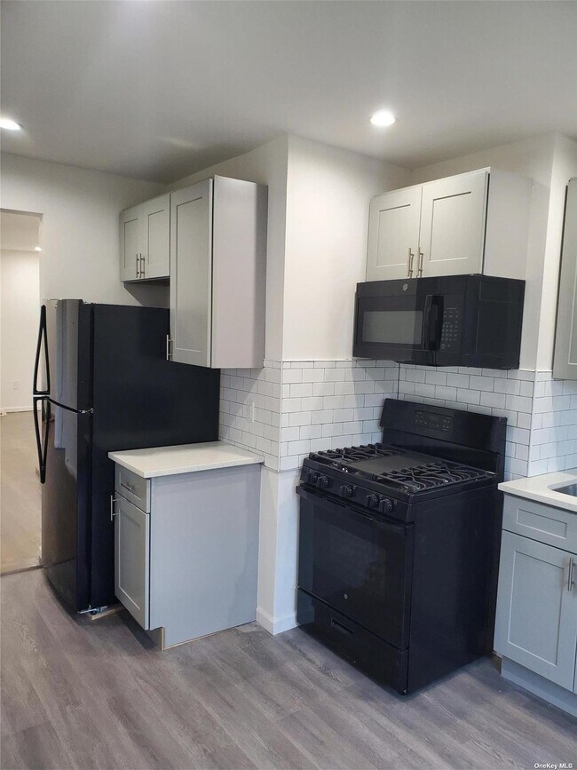 Foto del edificio - 6270 Fresh Pond Rd