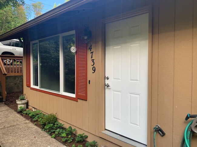 Building Photo - Cul01 - Beaverton-Hillsdale