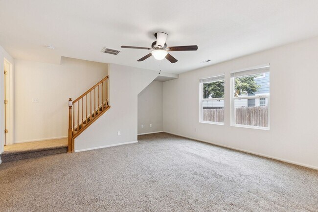 Building Photo - 3 Bedroom 2.5 Bath Home in Longmont