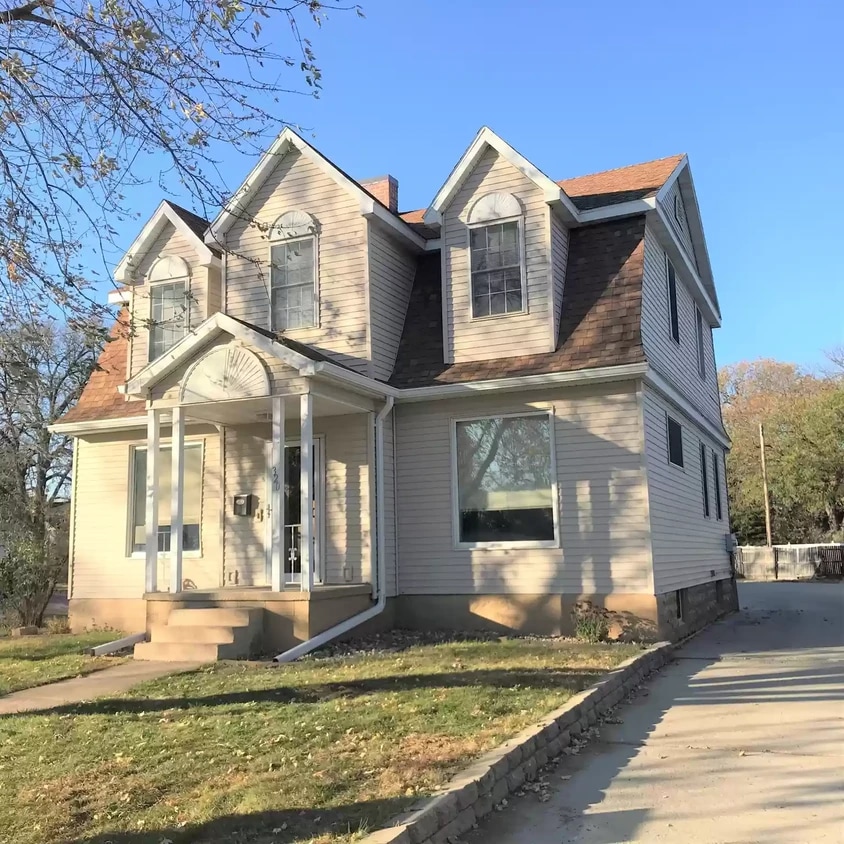 320 McCabe St, Mitchell, SD 57301 House Rental in Mitchell, SD