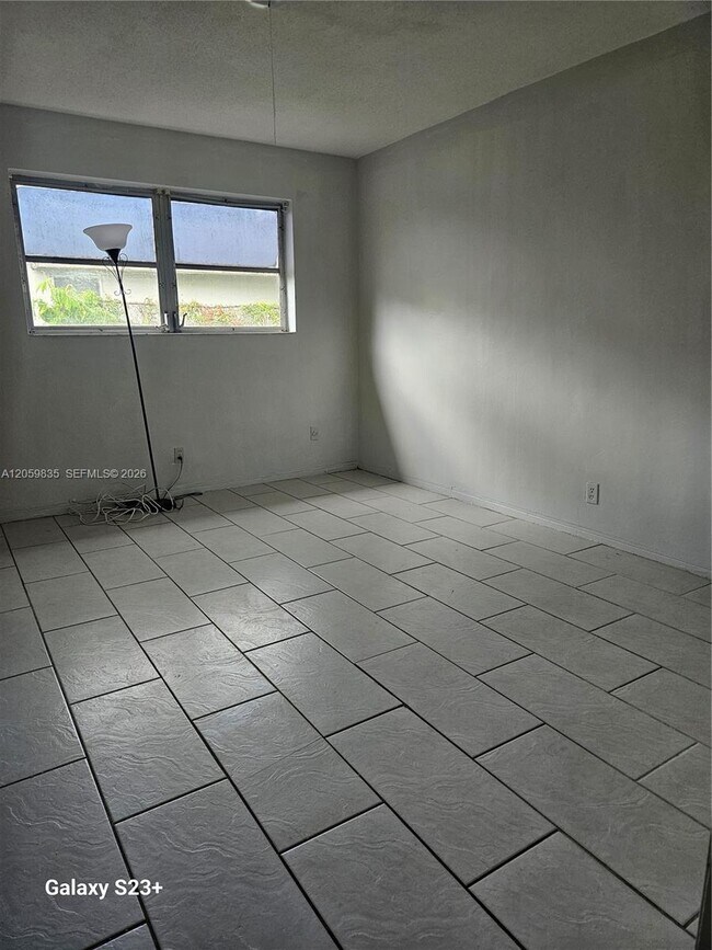 Foto del edificio - 5715 Hayes St