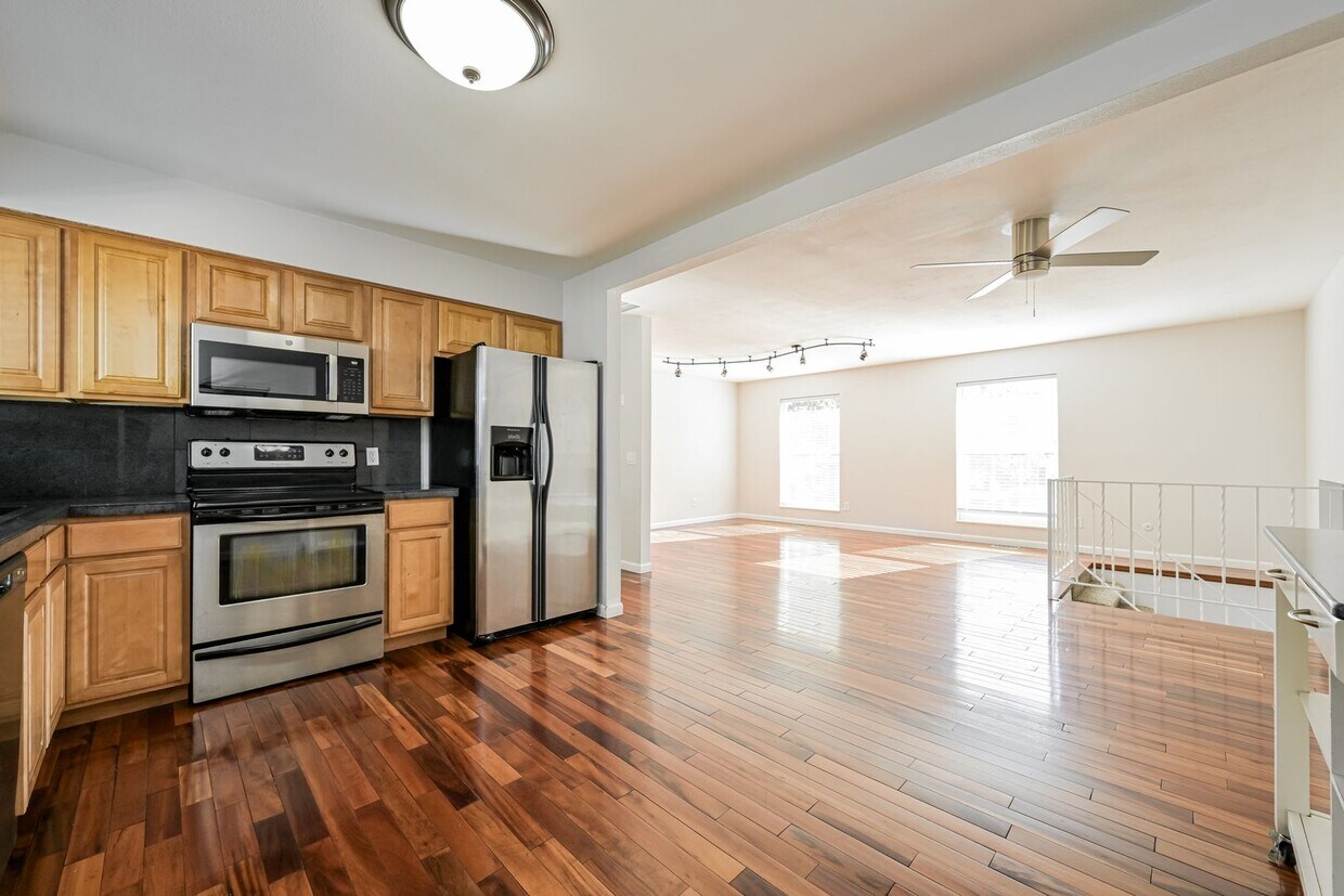 Primary Photo - 2617 S Lewiston St