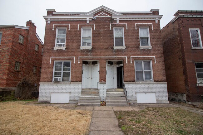 Foto del edificio - 4221 Dewey Ave