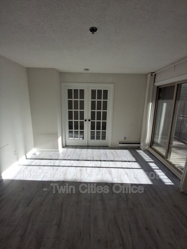 Foto del edificio - 2120 Ridge Dr