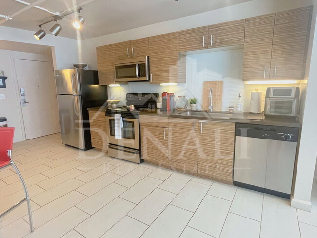 Photo - 535 W Thomas Rd Apartment