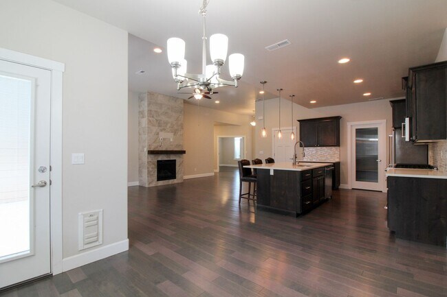 Foto del edificio - 3 Bedroom, 2 Bath + Office Home in South Richland