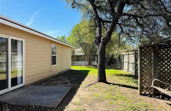 Side of house - 117 Bellair Dr