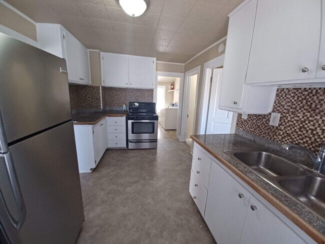 Building Photo - 1712 18th Street - Duplex