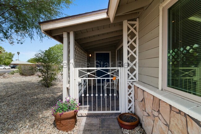 Foto del edificio - 1331 W Missouri Ave