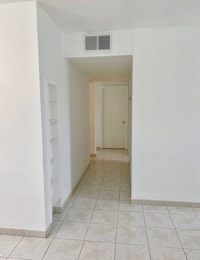 Building Photo - 6001 SW 116th Ave