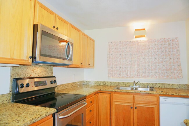 Foto del edificio - Ocean Views! Pet Friendly! Spacious Townhome!