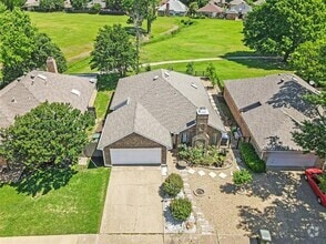 Building Photo - 2718 Laurel Oaks Dr
