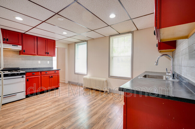 Building Photo - 155 Southmayd Rd