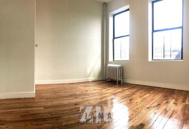 Foto del edificio - 592 Maple St